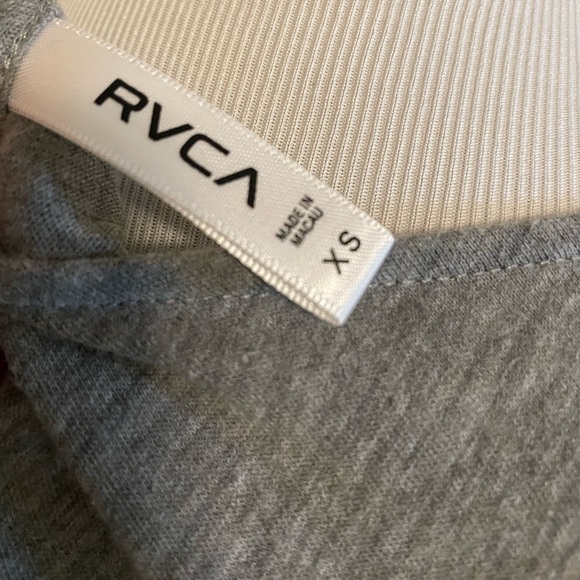 Very cool RVCA open back t-shirt - Picture 9 of 12